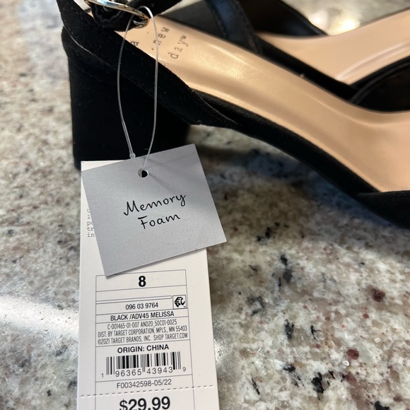 SOLD🖤NIB Black Heels🖤 - Picture 6 of 7